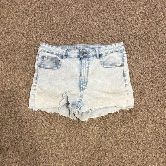 American Eagle Outfitters Light Wash Jean Shorts - Picture 1 of 5